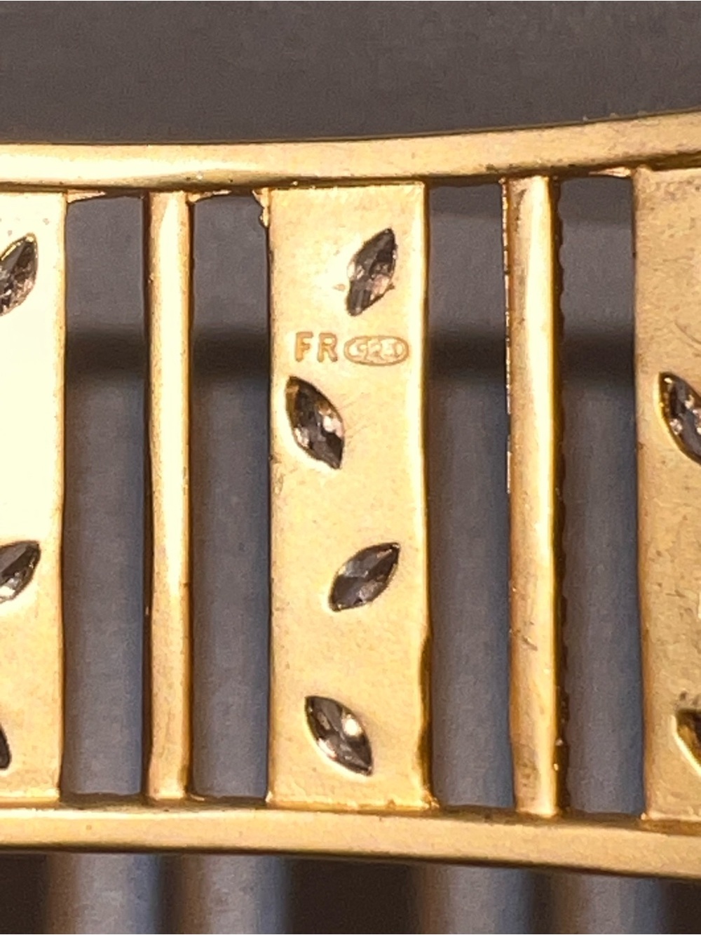 Freida Rothman oval hinged bangle - Picture 3 of 6